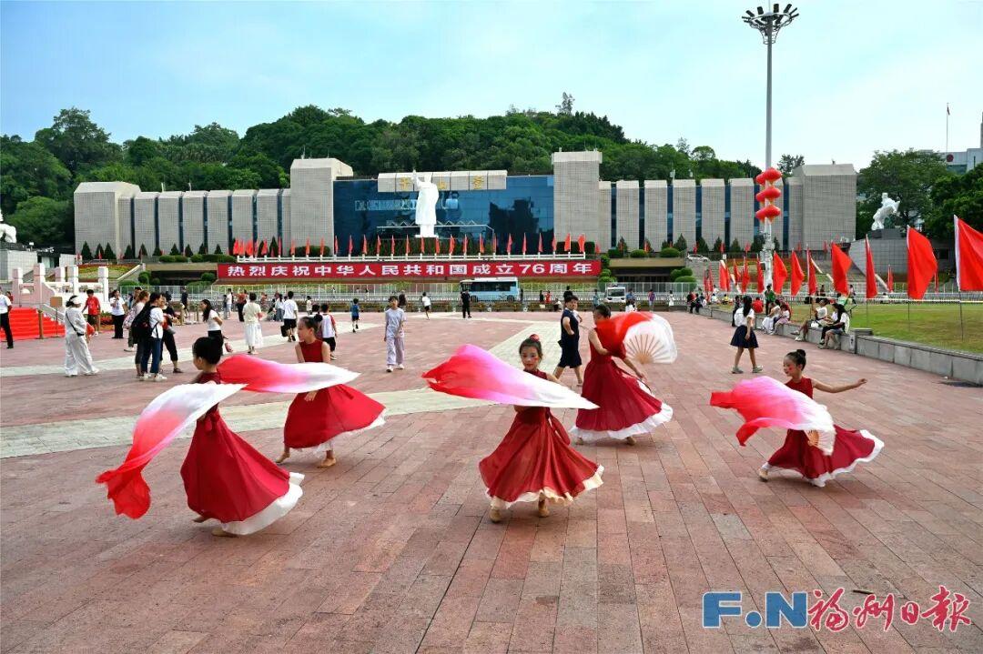 国庆长假第一天 福州掀起阵阵热潮