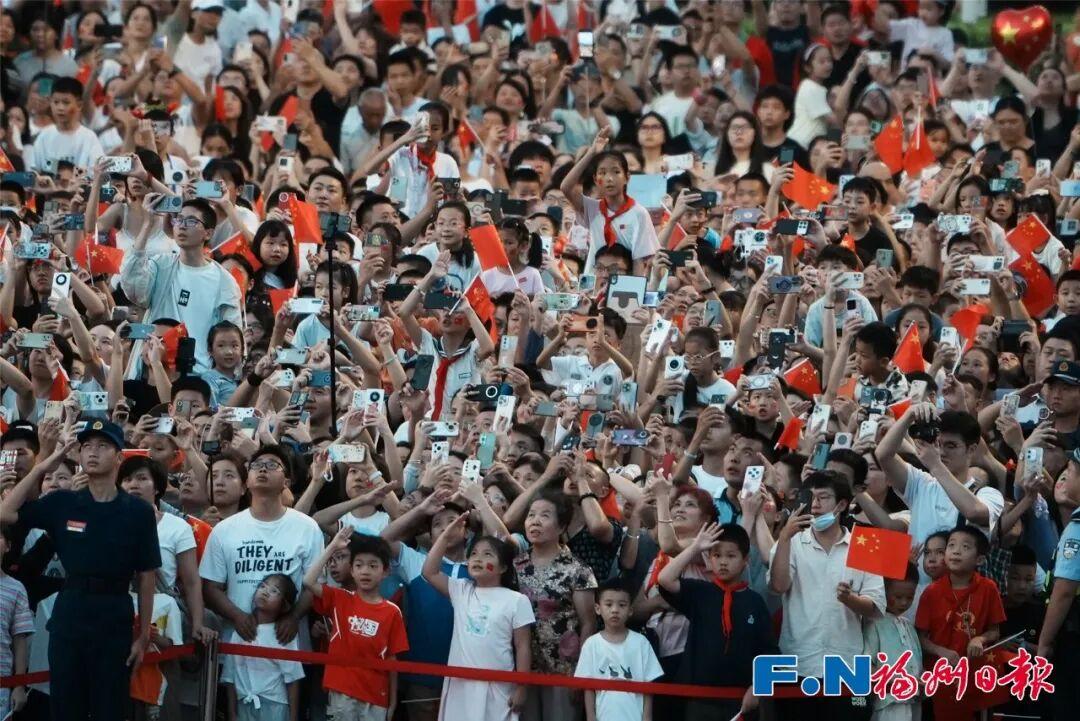 国庆长假第一天 福州掀起阵阵热潮