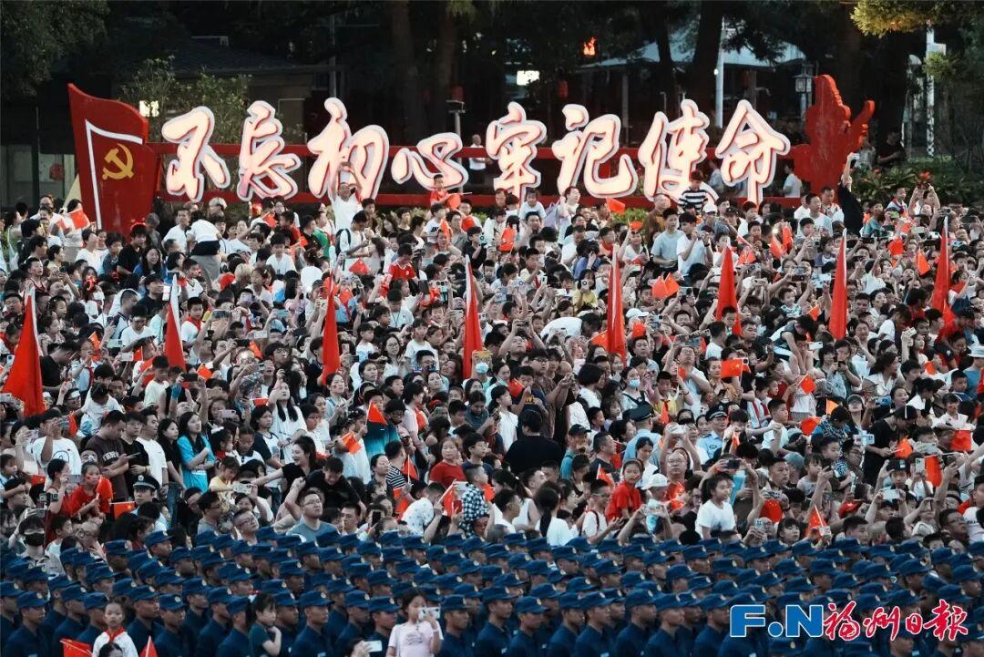 国庆长假第一天 福州掀起阵阵热潮