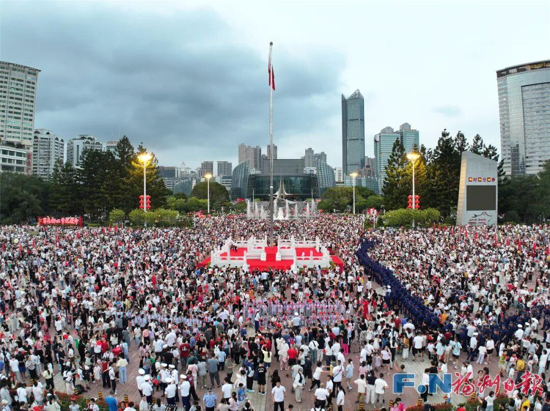 国庆长假第一天 福州掀起阵阵热潮