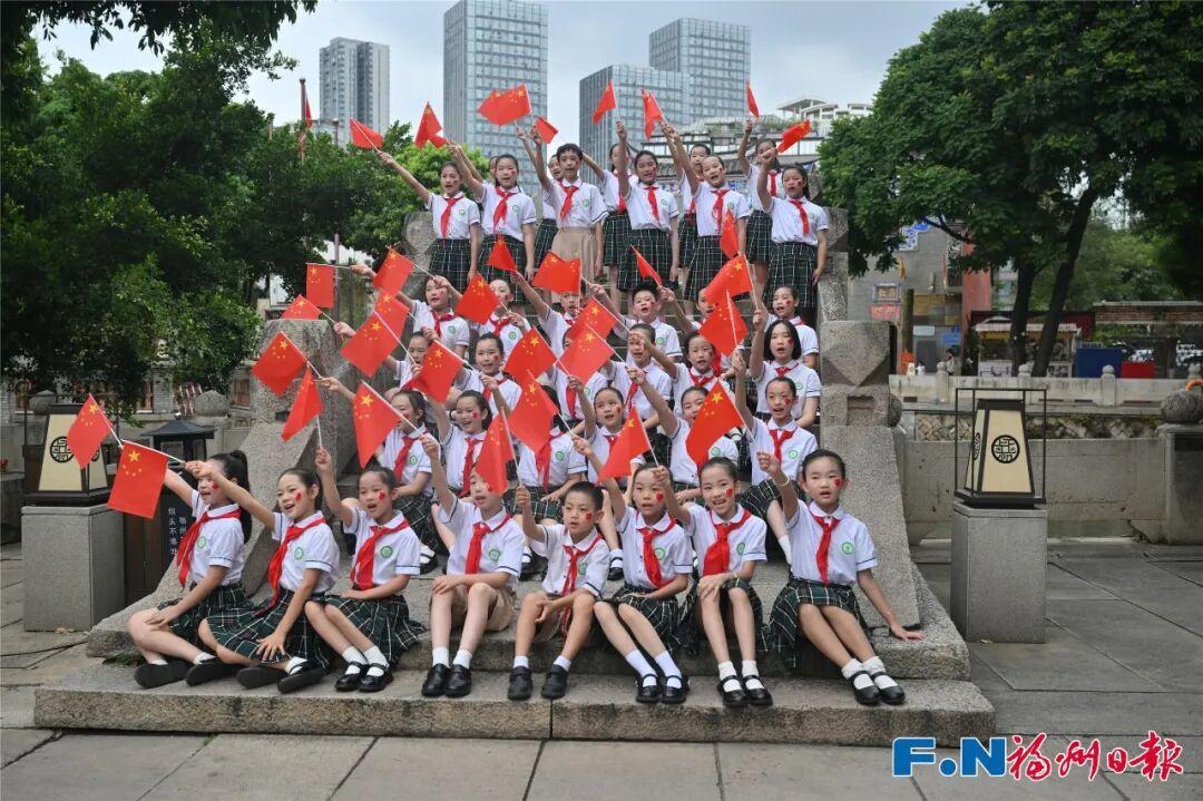 国庆长假第一天 福州掀起阵阵热潮