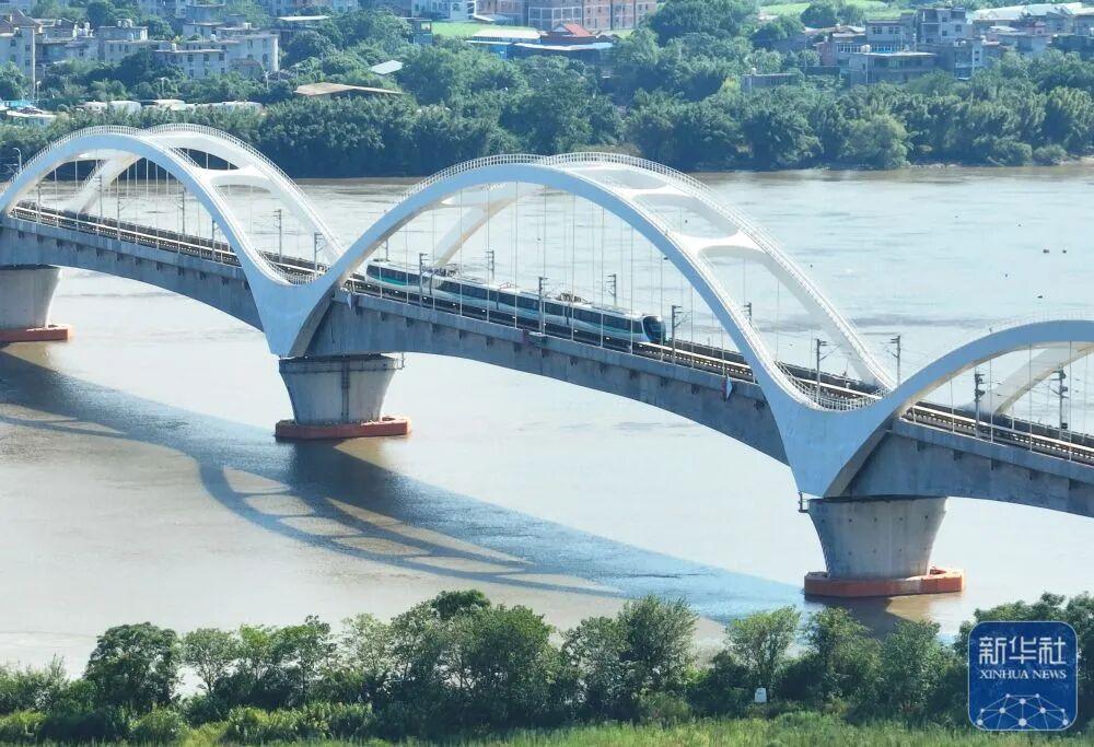 国庆长假第一天 福州掀起阵阵热潮