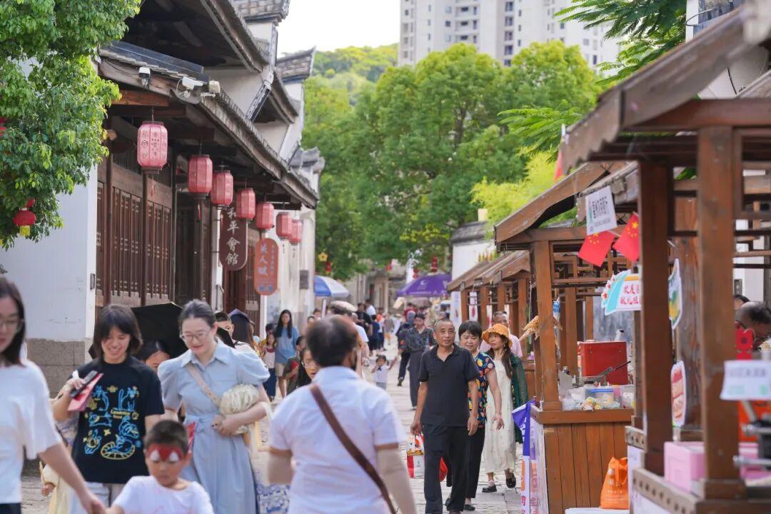 假期过半，福州文旅商融合，热潮奔涌！