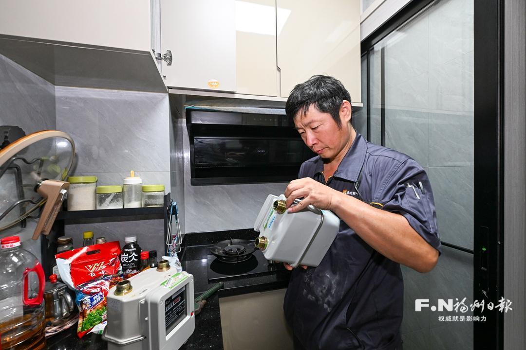 福州：节日我在岗 守护不打烊