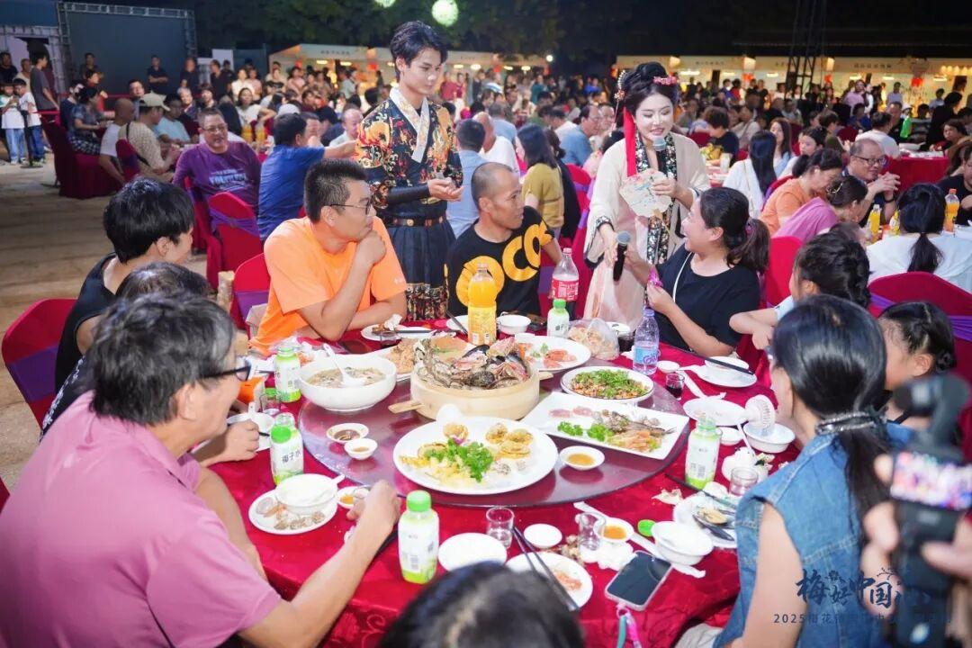 国庆第五天，央媒聚焦：两岸同胞迎中秋，榕城日夜皆精彩！