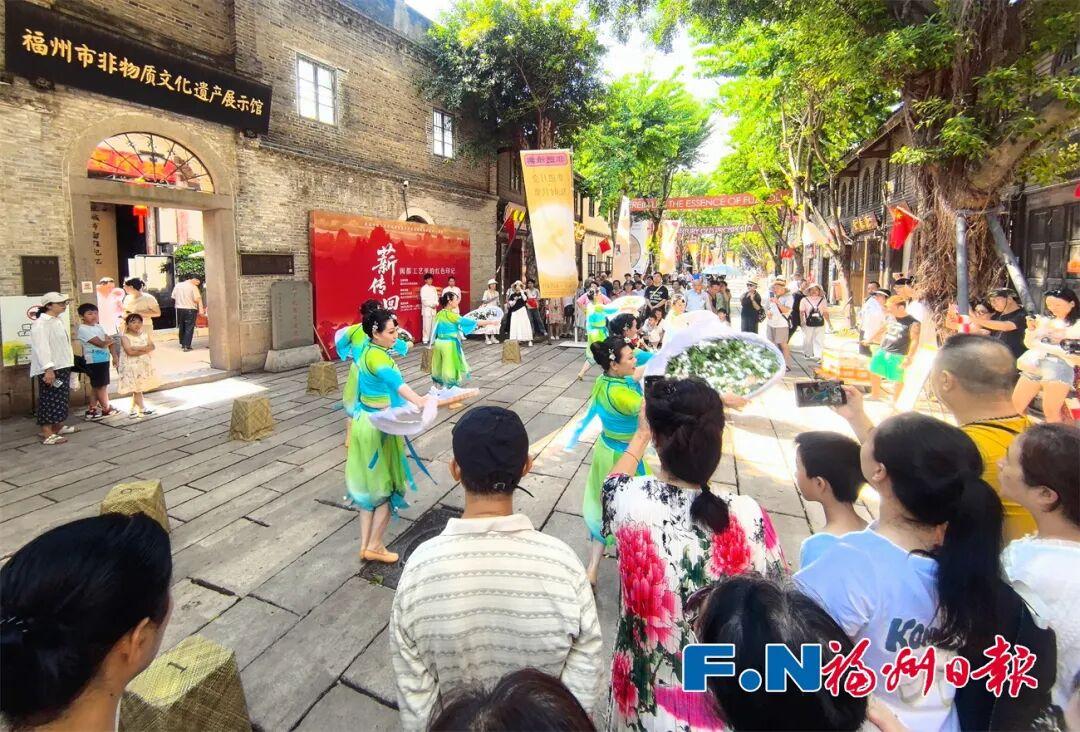 国庆第五天，央媒聚焦：两岸同胞迎中秋，榕城日夜皆精彩！