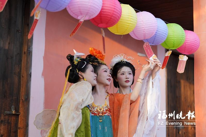 福州：非遗遇上国潮 “融”出年轻态