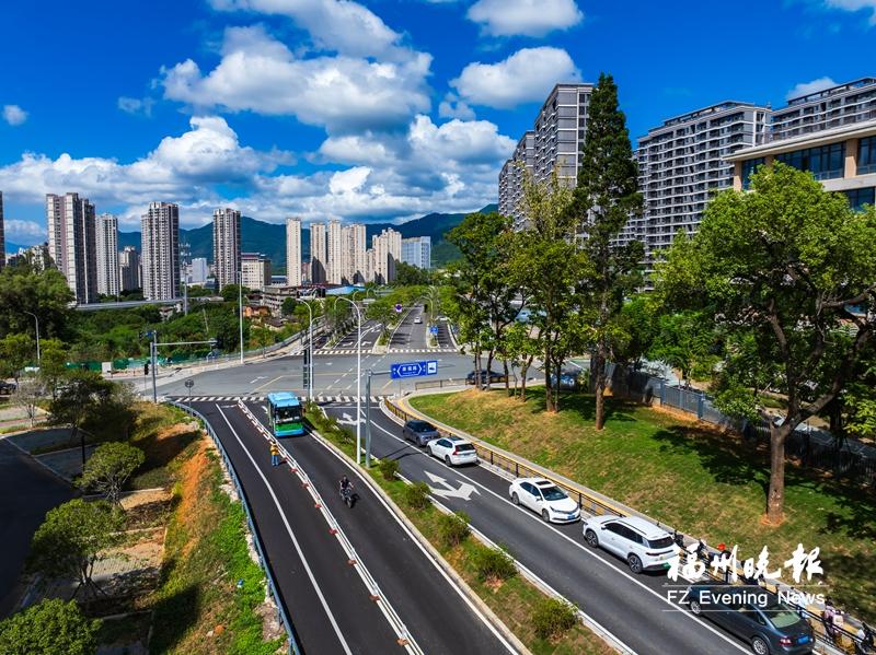 新店鹅峰村片区路网再完善 恒一中学南侧道路完成提升改造