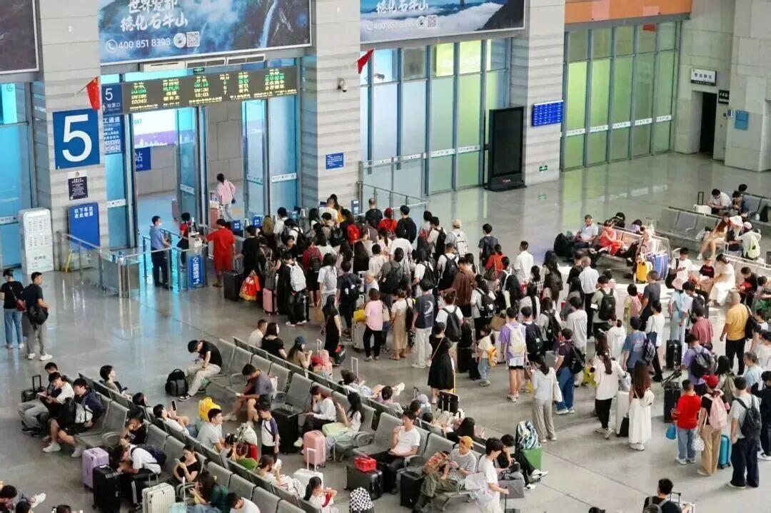 假期返程第一波高峰，已抵达福州