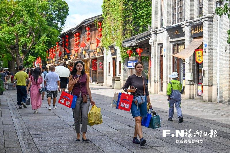 绿荫满城 月照客途——三组游客眼中的福州