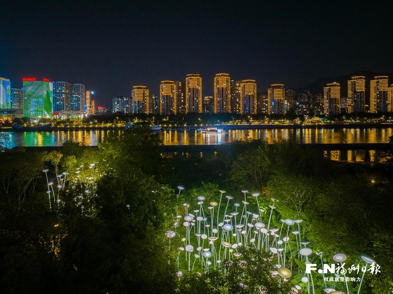 花海公园夜景焕新 “金针菇”光耀闽江畔