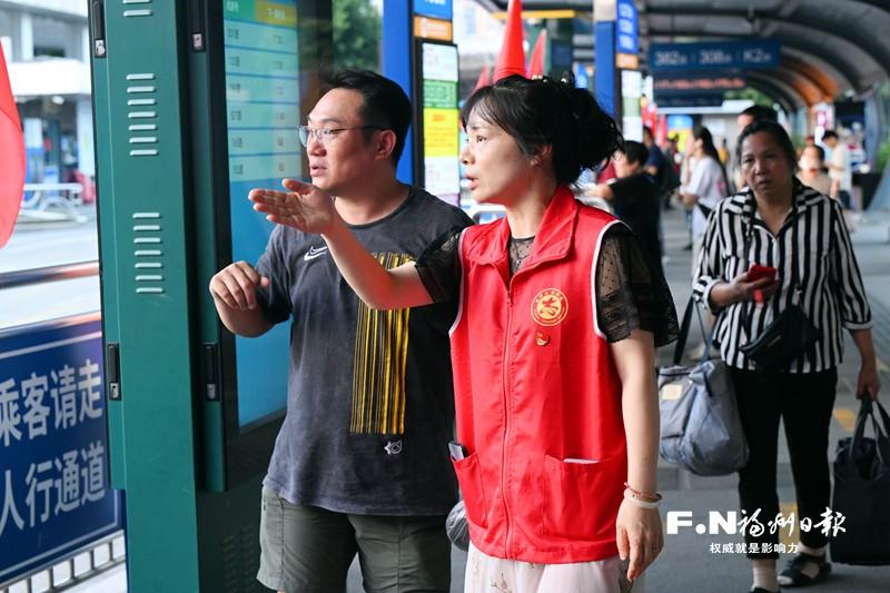 福州“双节”交通平稳有序