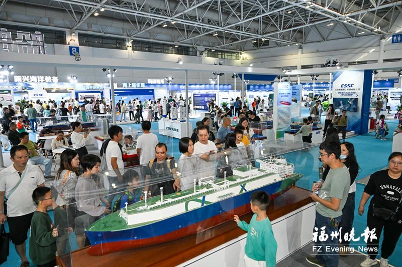 海上福州风帆劲 奋楫逐浪勇争先