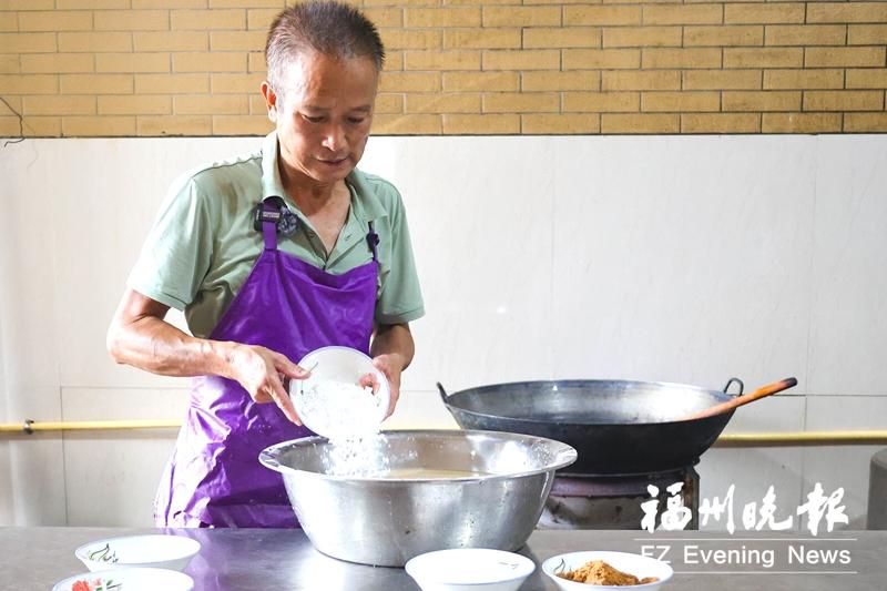 陈斌光：做了50年炒油糕 留住乡愁中的香甜味