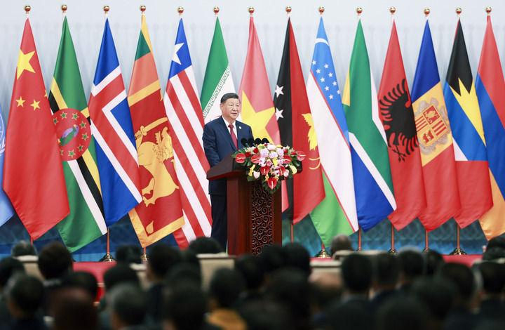 习近平出席全球妇女峰会开幕式并发表主旨讲话