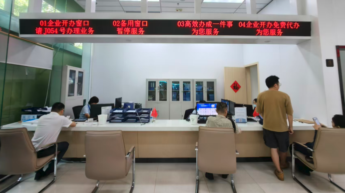 台江：党建引领“高效办成一件事”政务服务焕新颜