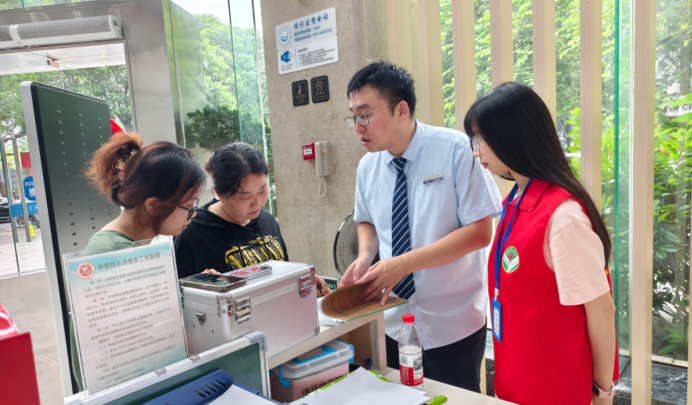 台江：党建引领“高效办成一件事”政务服务焕新颜