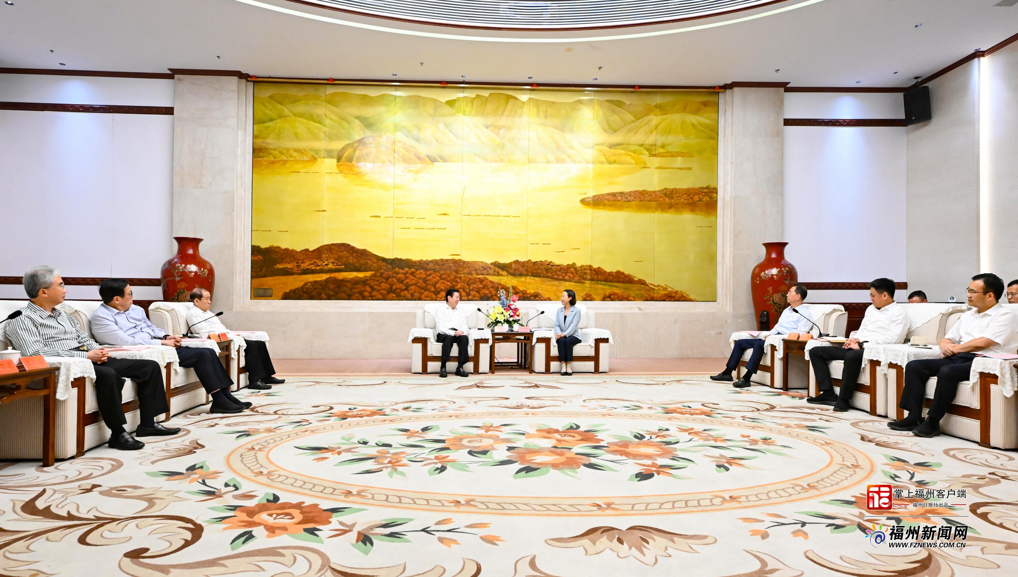 郭宁宁吴贤德与印尼福建社团联谊总会访问团一行座谈交流