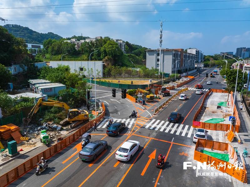 梅峰路部分路段月底恢复双向通行