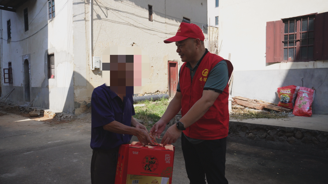 敬老月温情暖人心 闽清县多部门联合走访慰问计生特殊家庭