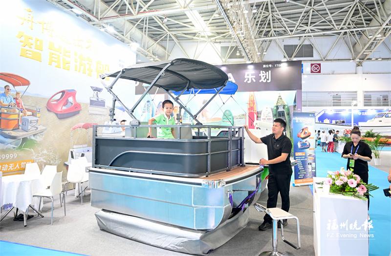 自动航行游船、两用救援车、外骨骼机器人……海装展“奇兵”集结