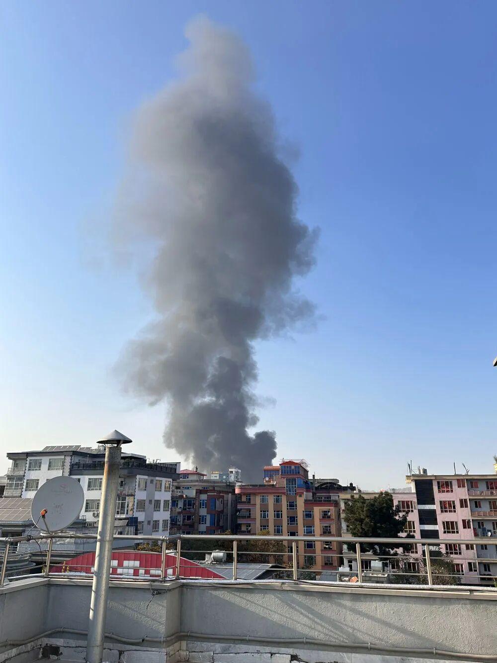 巴基斯坦与阿富汗防长，握手言和