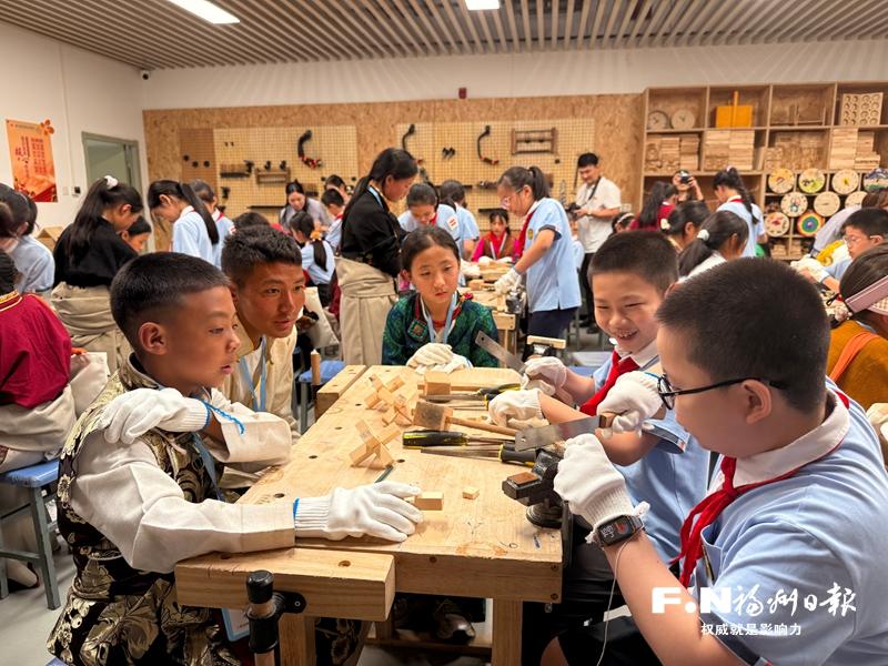 西藏八宿县青少年来榕交流