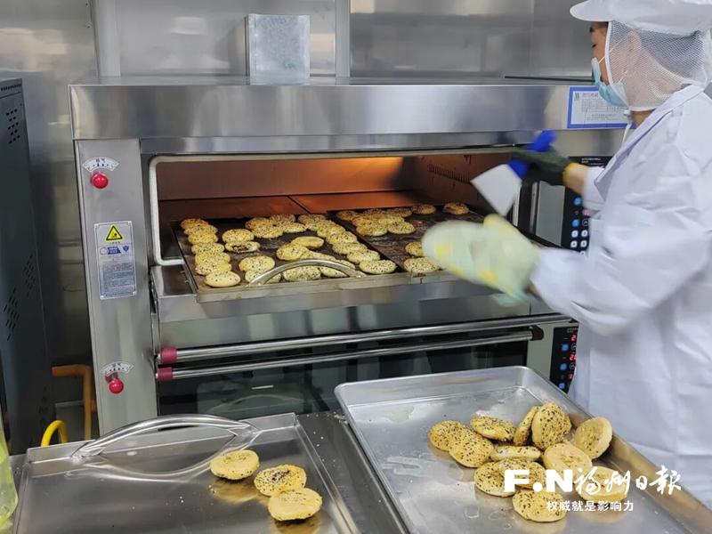 日产9万个！永泰葱饼基地启动标准化生产