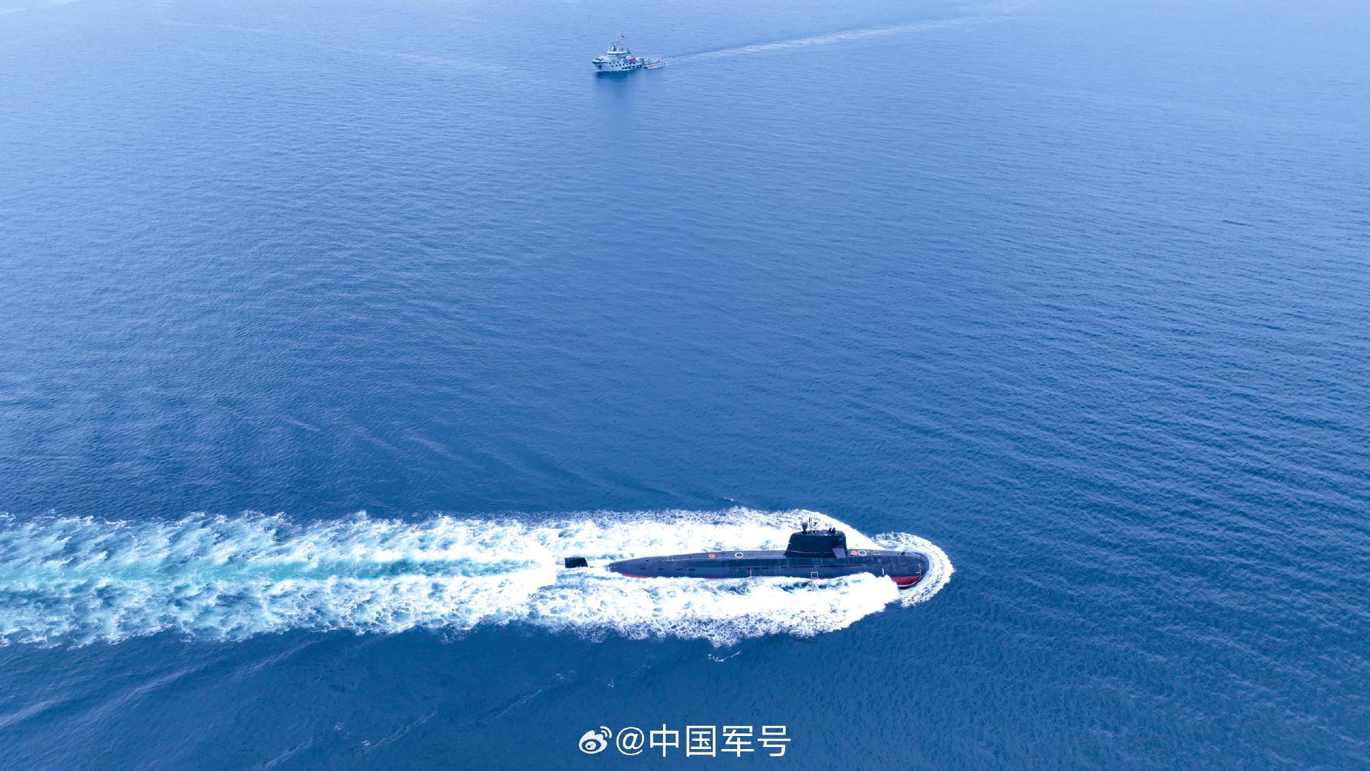 你的壁纸库又更新啦！潜艇训练硬核大片来了