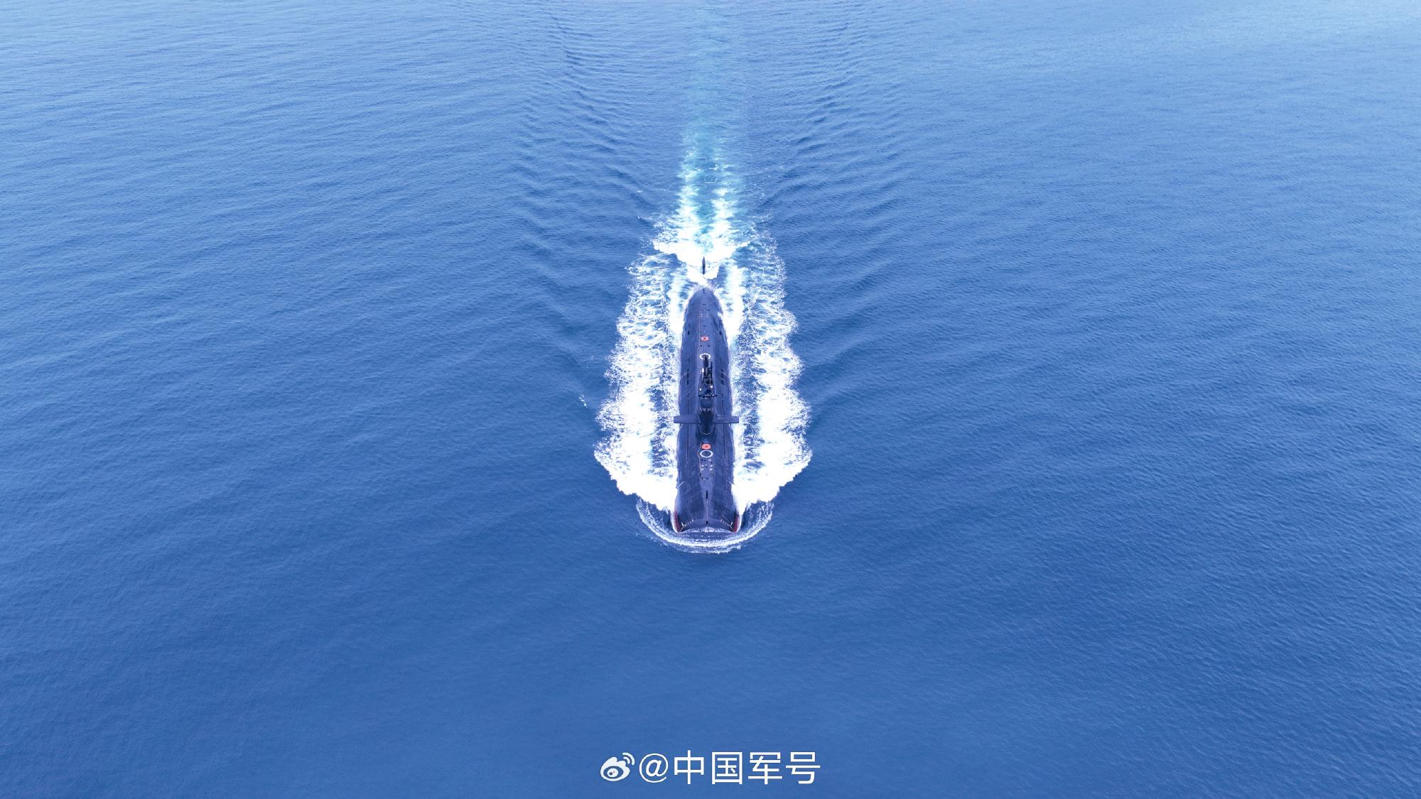 你的壁纸库又更新啦！潜艇训练硬核大片来了