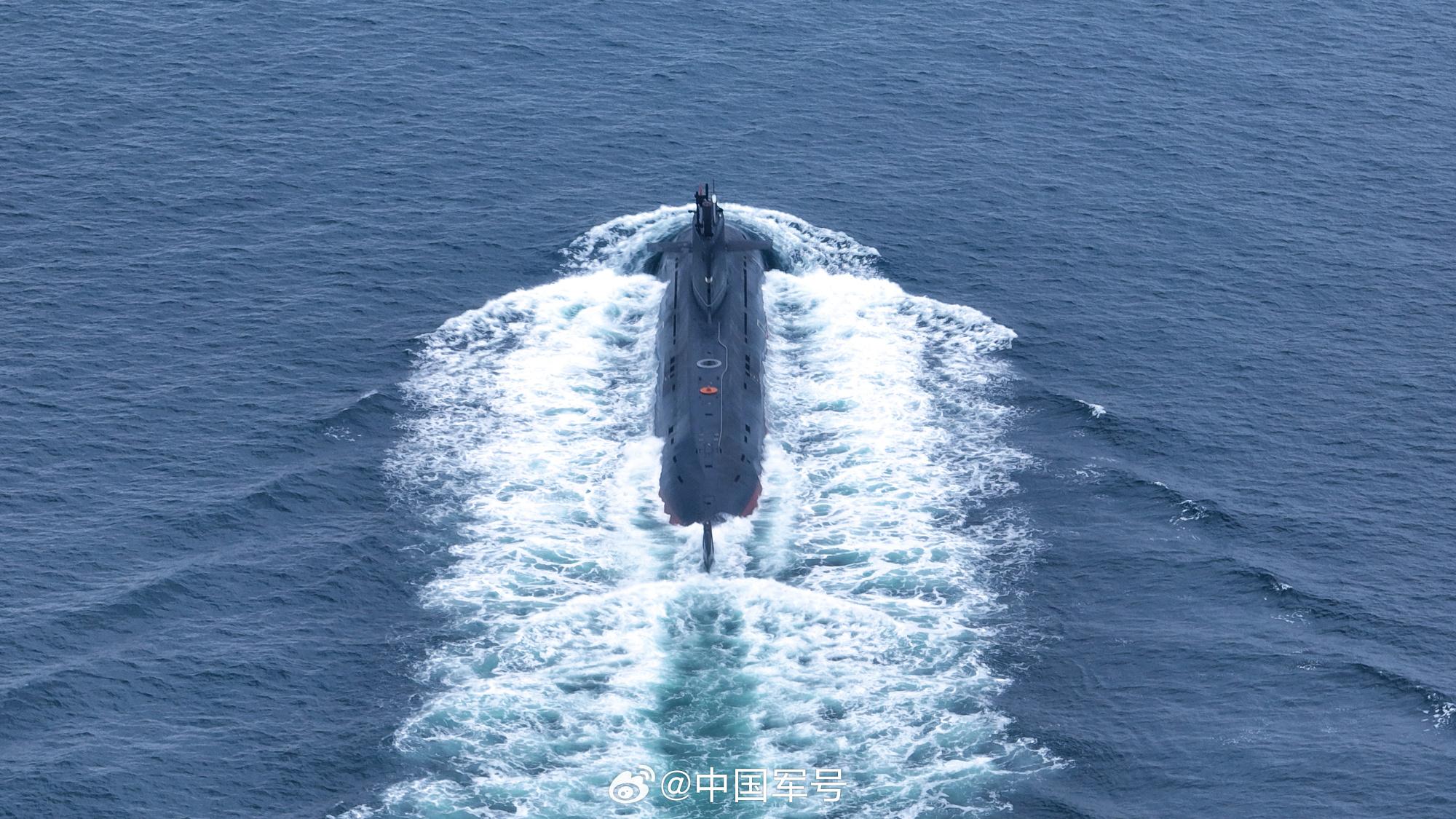 你的壁纸库又更新啦！潜艇训练硬核大片来了