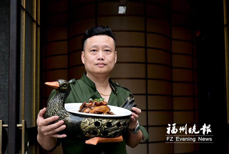 卓正东:让茶油焖鸭香飘四方 卓正东:让茶油焖鸭香飘四方