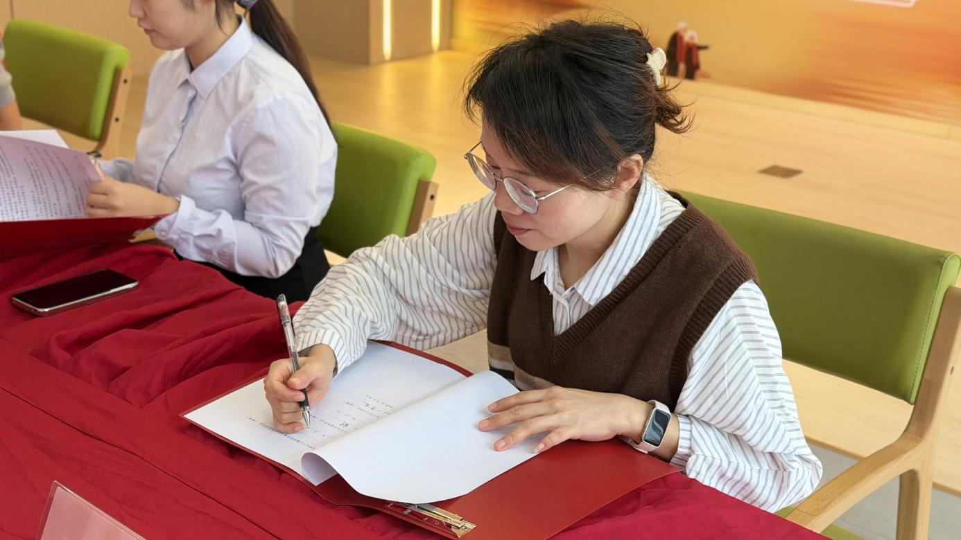 台江瀛东社区：以党建引领“专业社工+志愿服务”打造有温度的银龄幸福圈