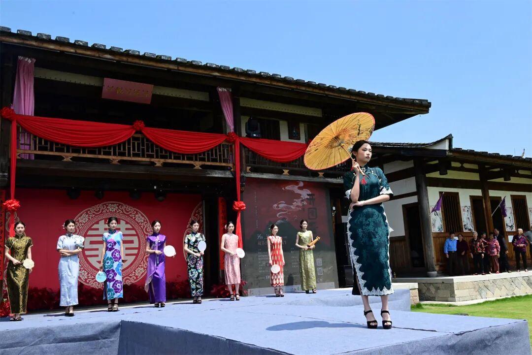 闽侯徐家村：“绣造女儿国”盘活古村，探索乡村振兴新玩法