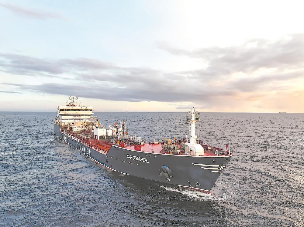 东南造船18500DWT油化船完工