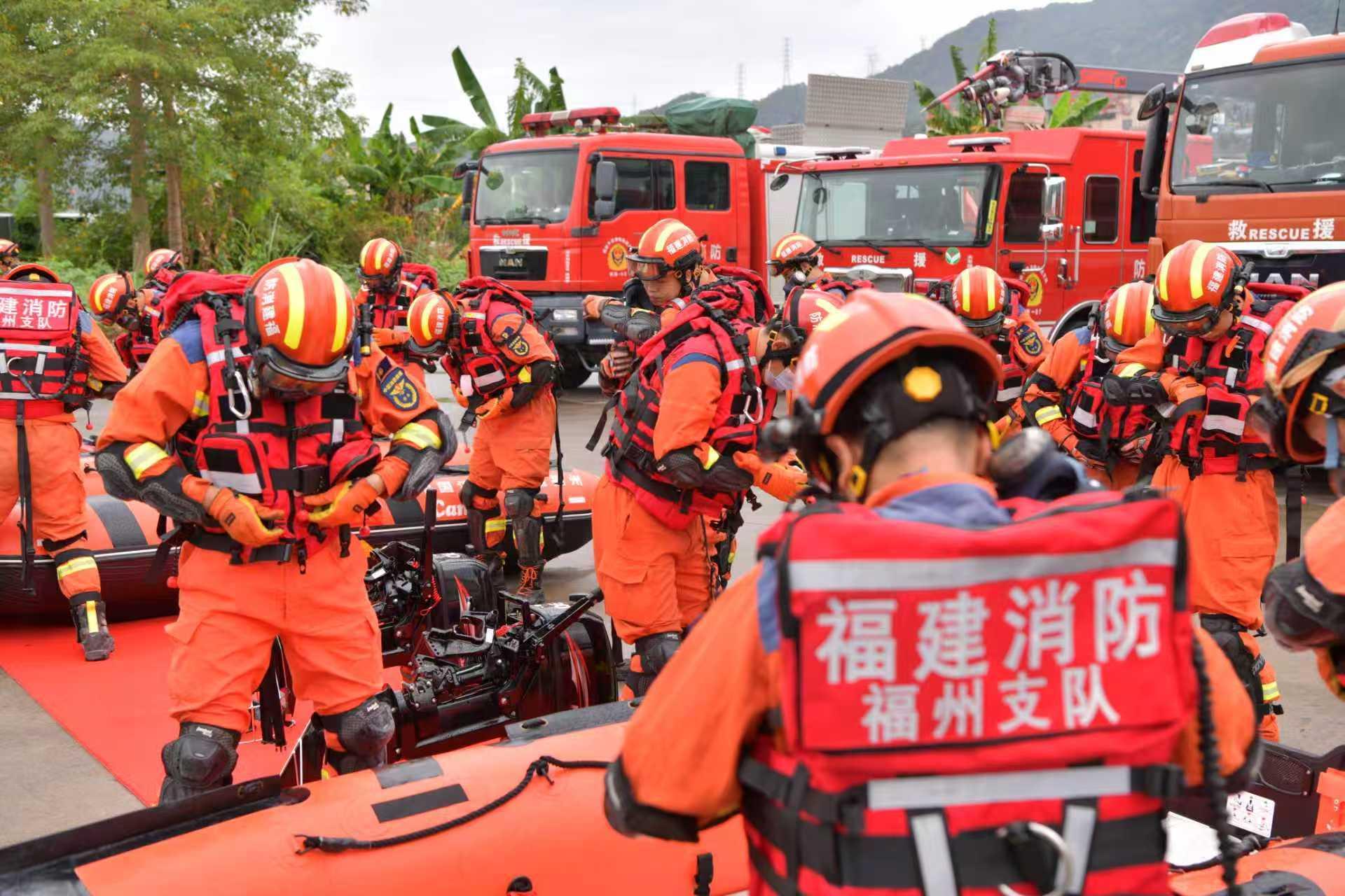 雨中争锋！消防“龙虎榜”比武开赛 福州51名尖兵亮剑实战场
