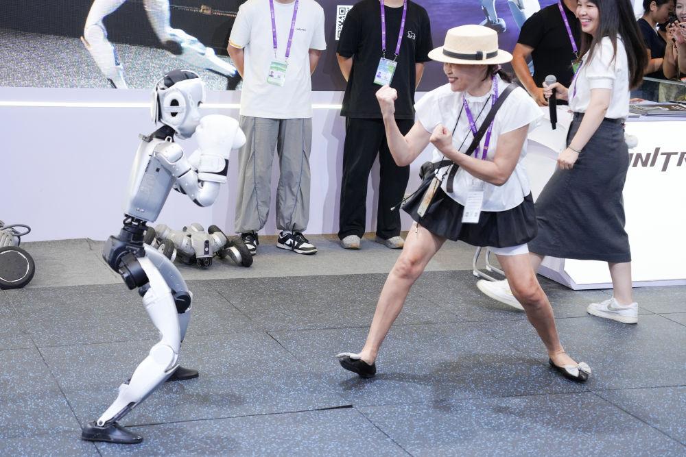 以团结与担当谋划亚太发展新篇章——写在习近平主席出席亚太经合组织第三十二次领导人非正式会议并对韩国进行国事访问之际