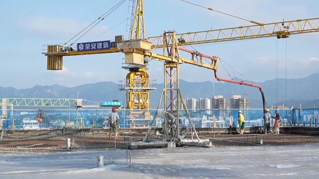 奋战金秋!福州高新区这个基地项目全面封顶! 奋战金秋!福州高新区这个基地项目全面封顶!