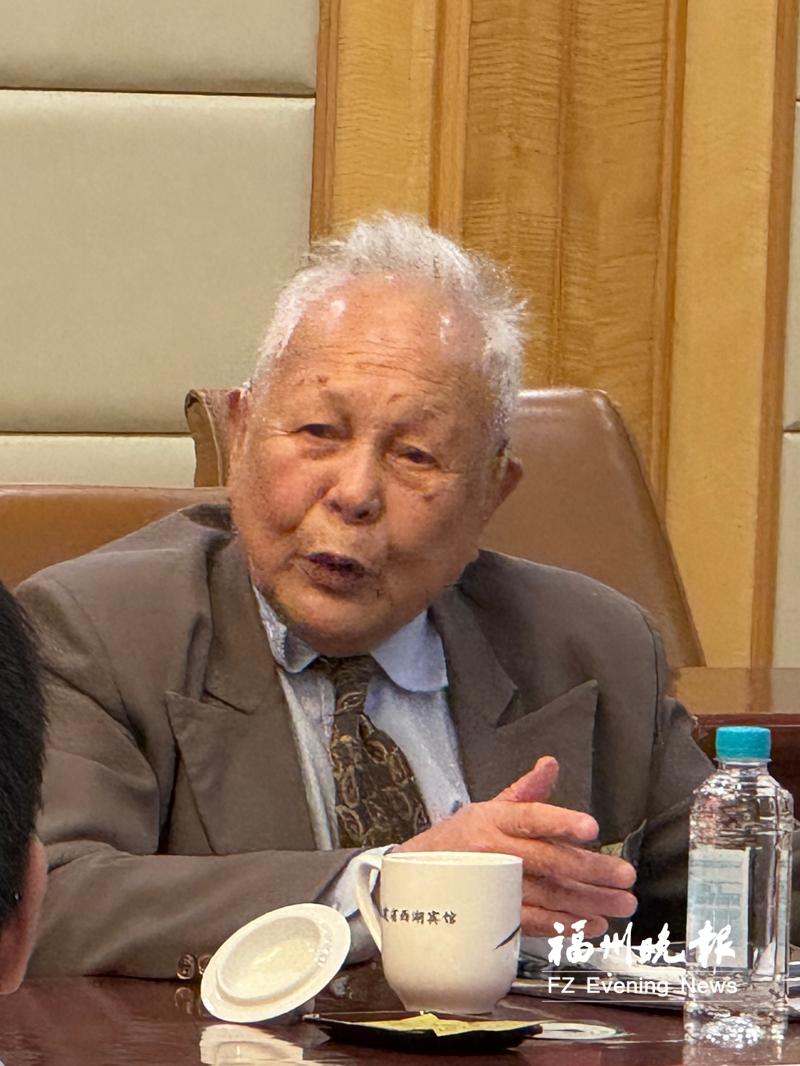 两位文坛名宿共忆冰心先生