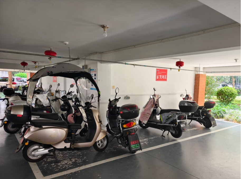 “傲梅”重生记：一个老旧小区的自治探索