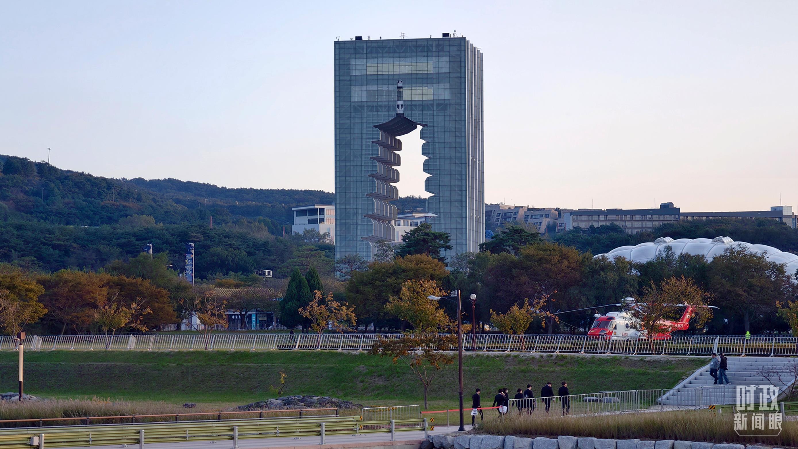 时政新闻眼丨韩国之行收官日，习主席这些声音值得铭记