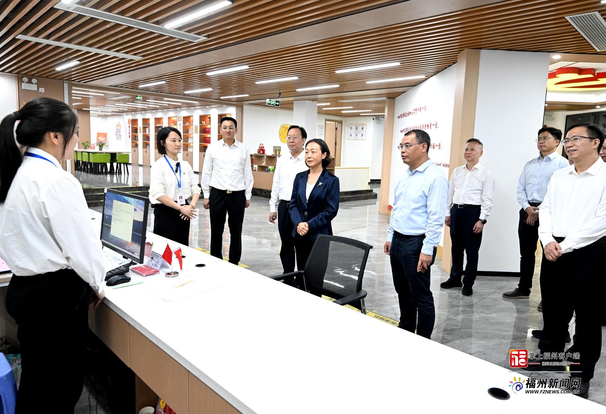 郭宁宁赴基层宣讲党的二十届四中全会精神并调研