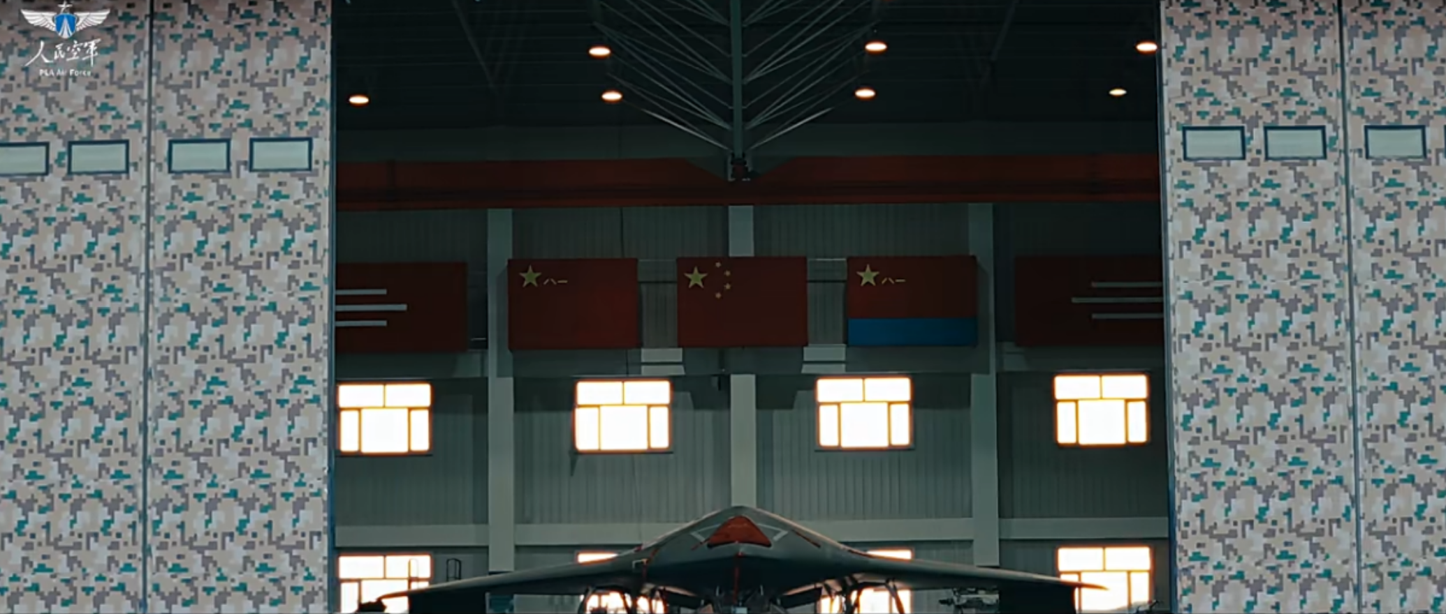 “玄龙08”亮相，人民空军公开“新家伙”→