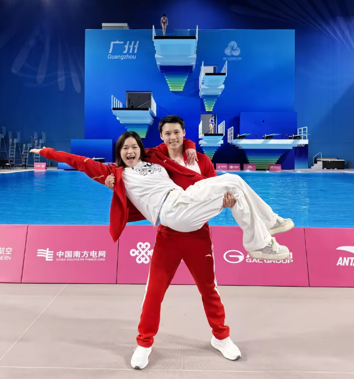 全红婵首次个人直播，收入全部捐出