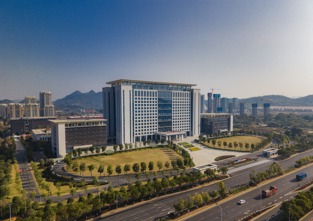 超万名毕业生选择的算力城市，穿粤到闽来找你！