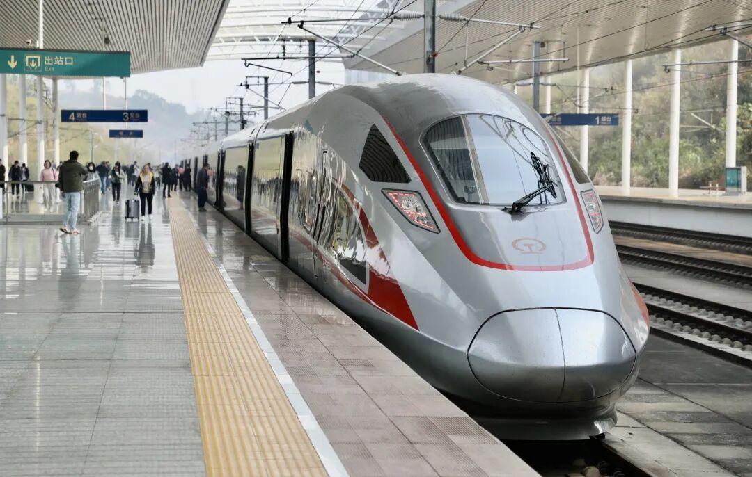 超万名毕业生选择的算力城市，穿粤到闽来找你！