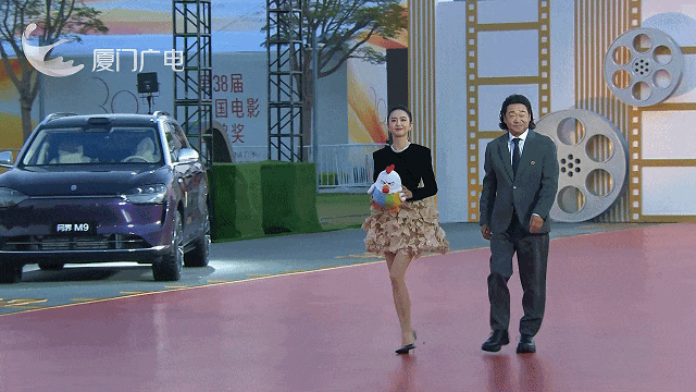 易烊千玺、刘昊然、宋佳、钟楚曦……一大波明星亮相金鸡红毯！