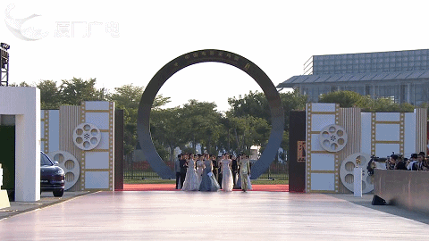 易烊千玺、刘昊然、宋佳、钟楚曦……一大波明星亮相金鸡红毯！