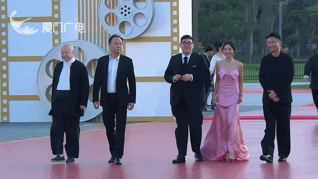 易烊千玺、刘昊然、宋佳、钟楚曦……一大波明星亮相金鸡红毯！