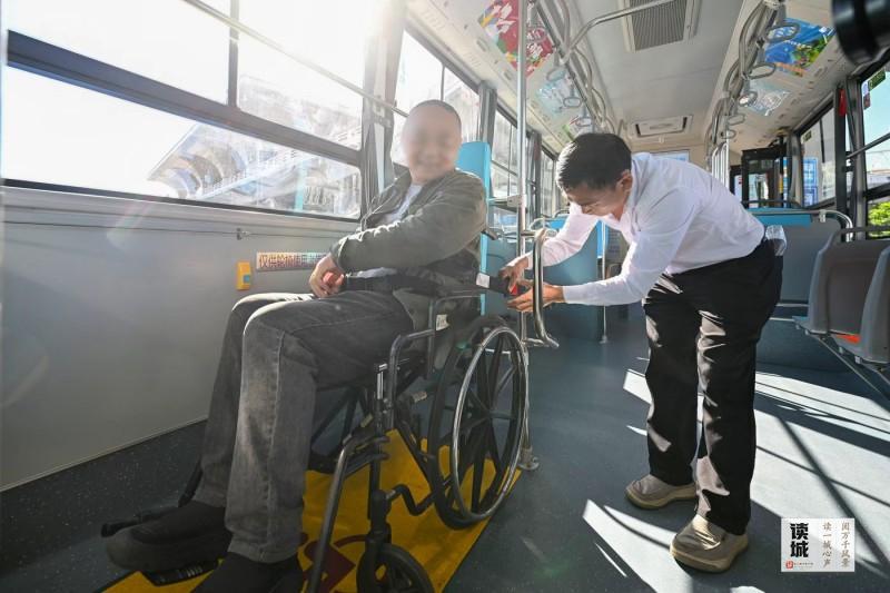 读城｜百年变迁 福州第一辆公交车竟长这样……